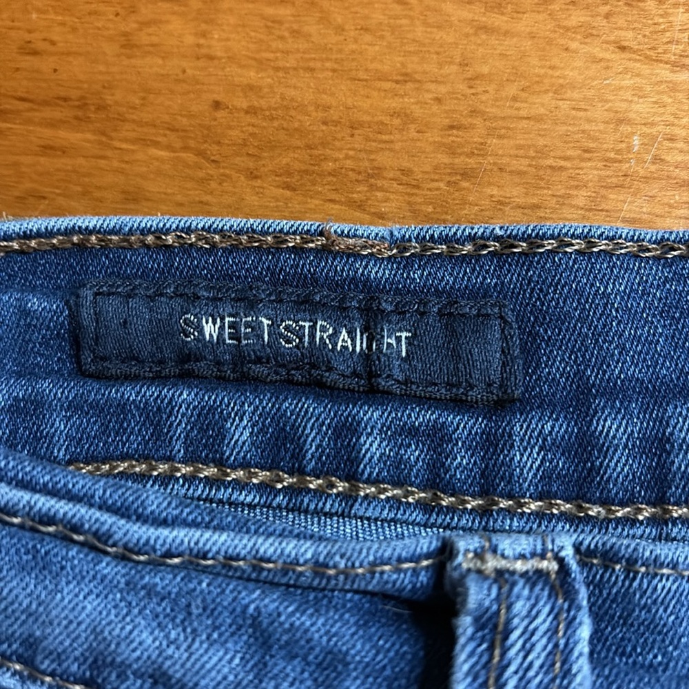 LUCKY BRAND “Sweet Straight” Jeans, Size 6, Inseam 28” - Picture 7 of 10